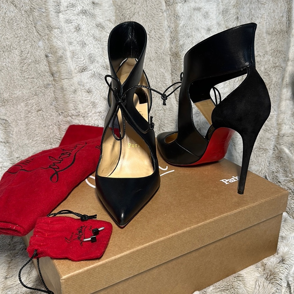 Christian Louboutin Femme Rouge 100 Napa Black Leather and Suede Combo